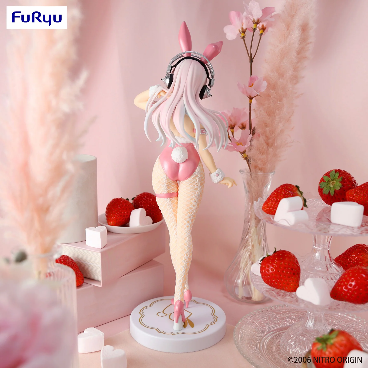 Super Sonico ~Pink Ver.~ FuRyu Bicute Bunnies (En Stock)