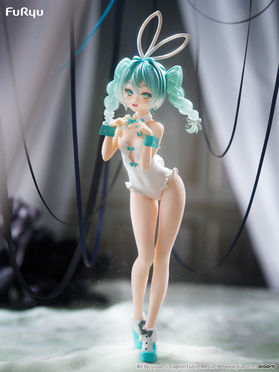 Hatsune Miku x Rurudo ~White Pearl~ FuRyu Bicute Bunnies (En Stock)
