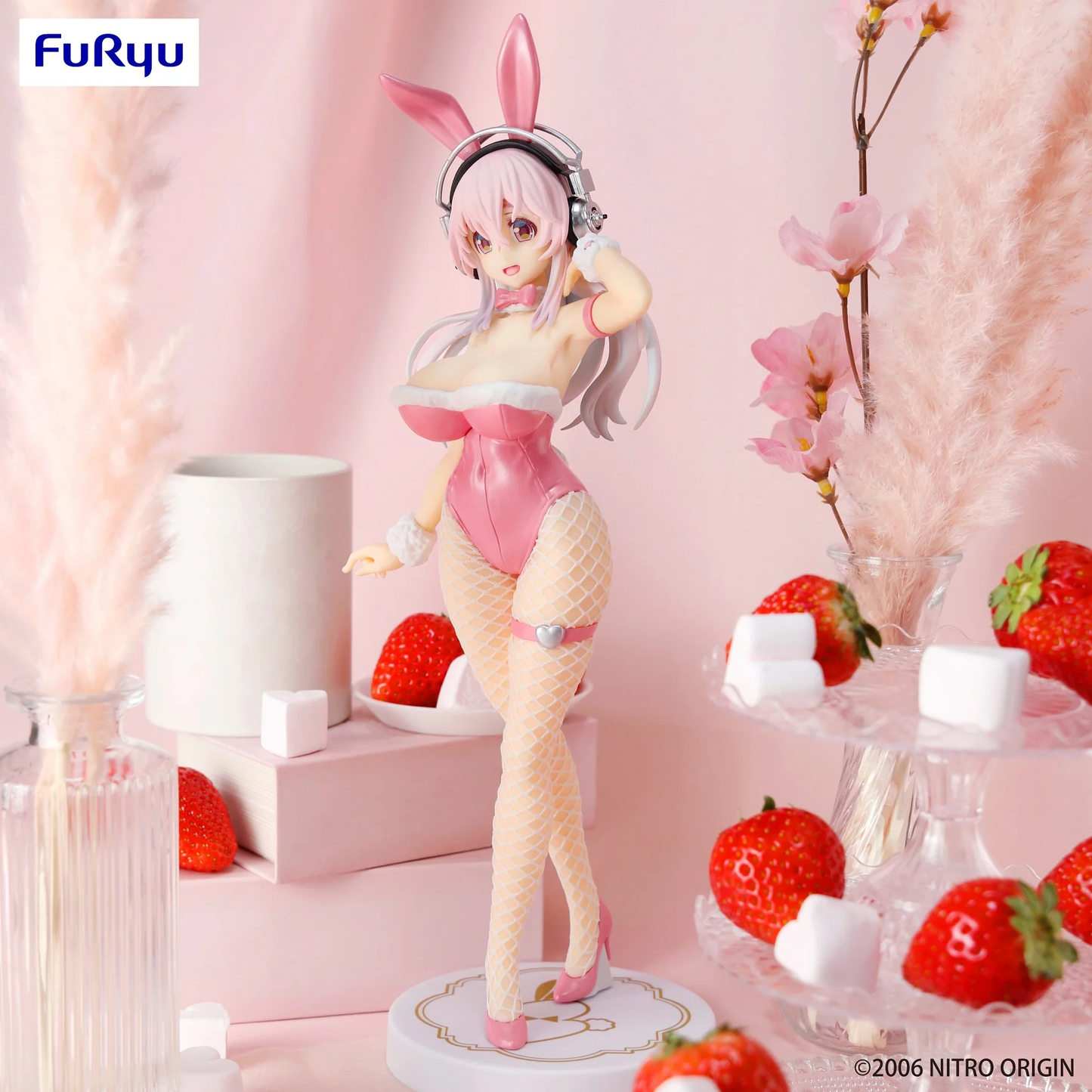 Super Sonico ~Pink Ver.~ FuRyu Bicute Bunnies (En Stock)